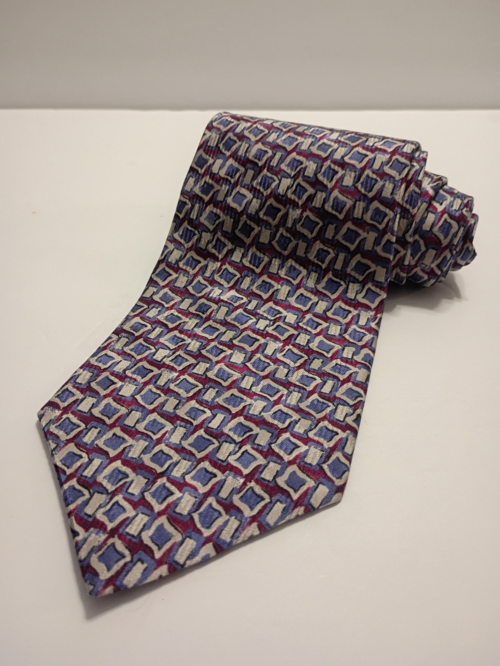 Oscar de la Renta Vintage Silk Tie in Blue and Burgundy Geometric Print 54"